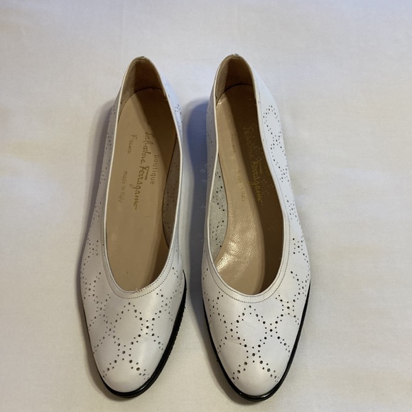 Salvatore Ferragamo white shoes. Made in Italy. - Picture 5 of 12